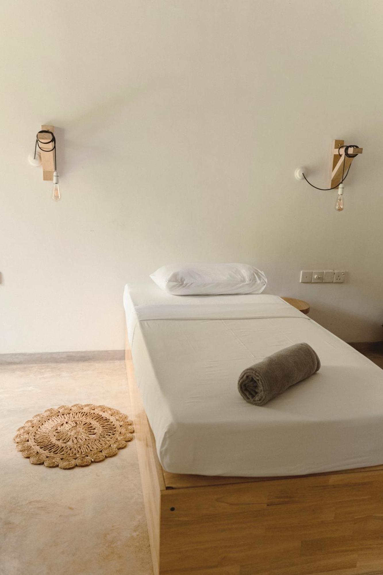 Taboo Hotel Dikwella Bagian luar foto
