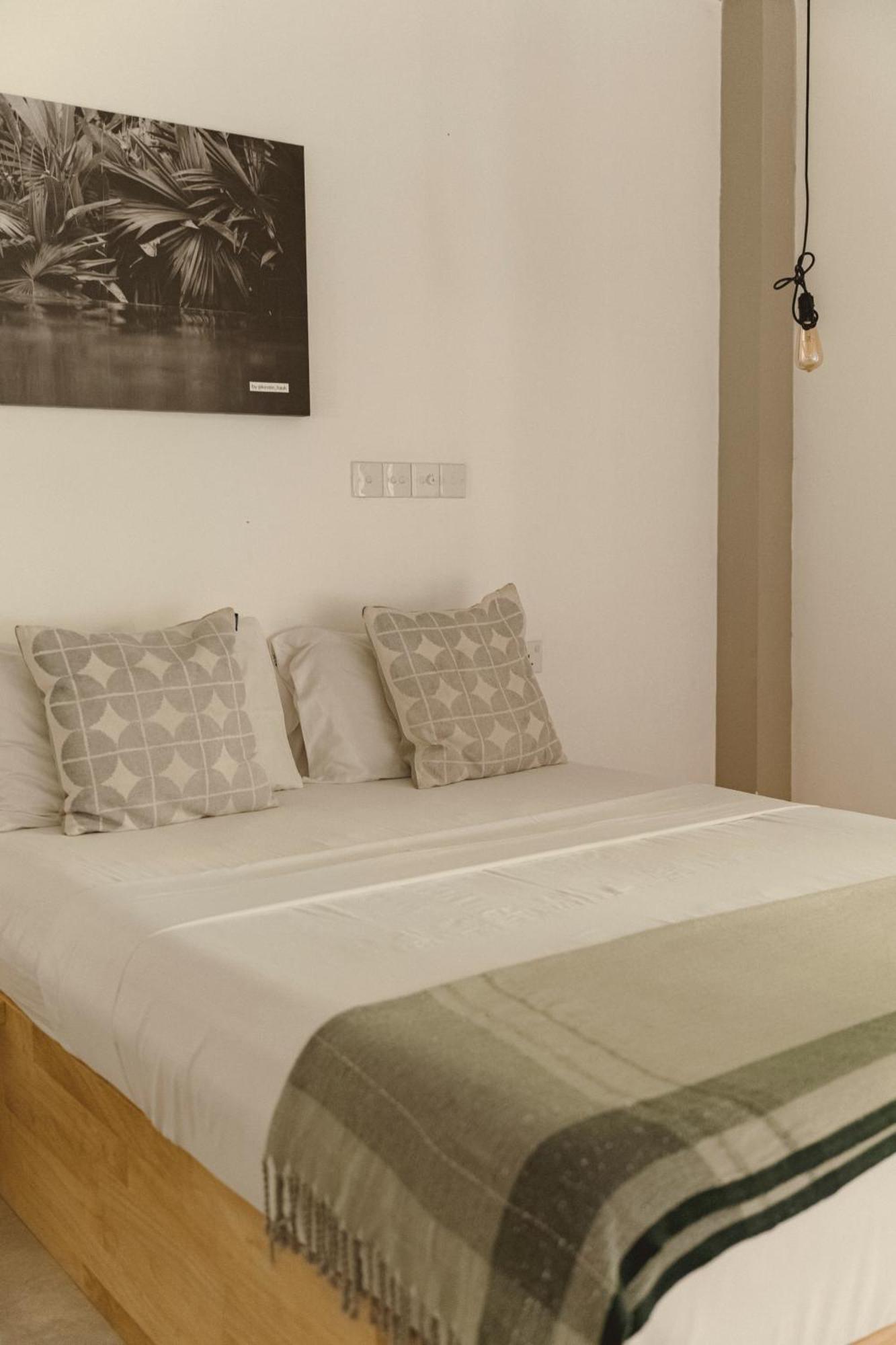 Taboo Hotel Dikwella Bagian luar foto